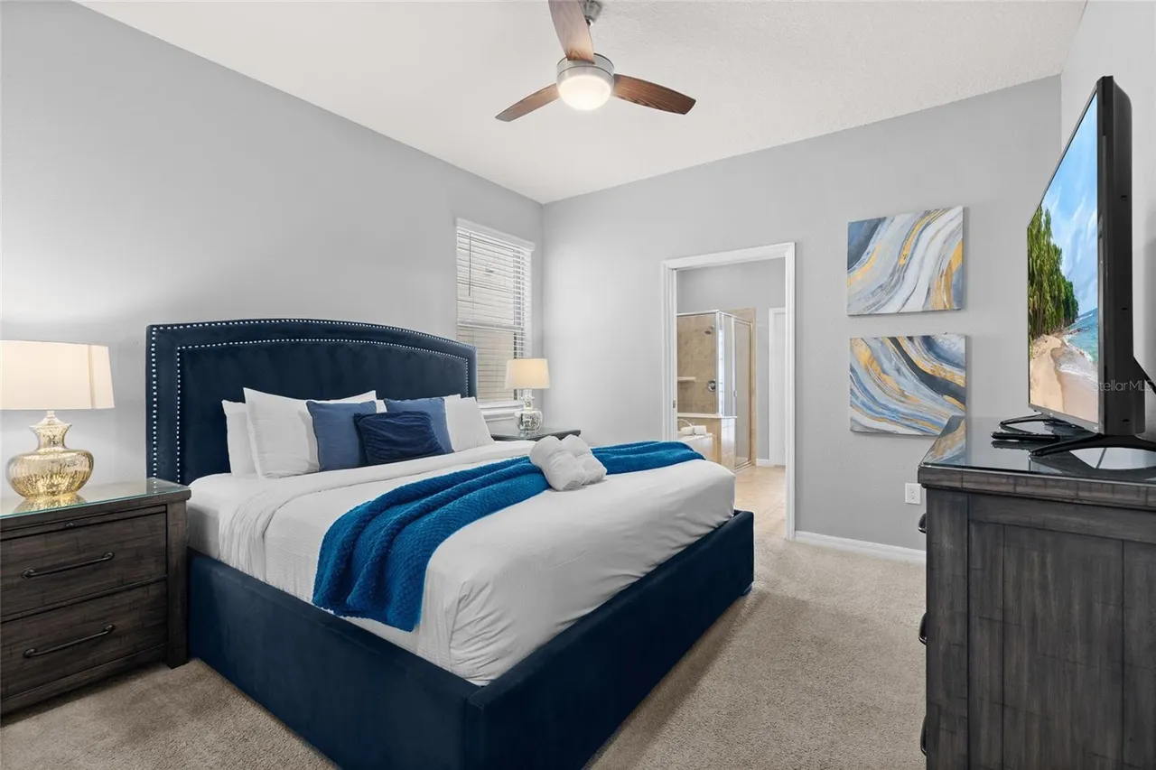 Slide show image of the Orlando Florida Home for Sale 13