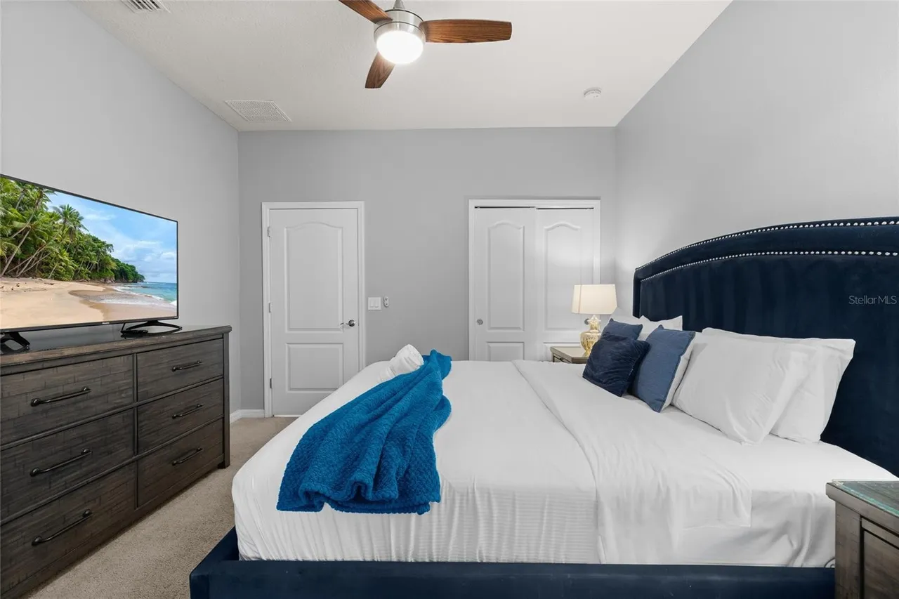 Slide show image of the Orlando Florida Home for Sale 14