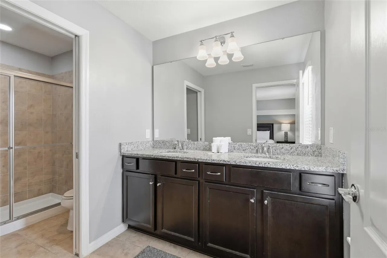 Slide show image of the Orlando Florida Home for Sale 26