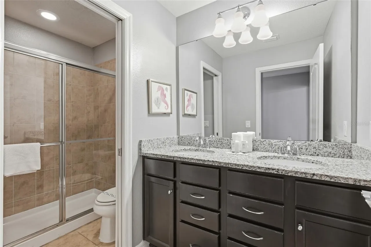 Slide show image of the Orlando Florida Home for Sale 30