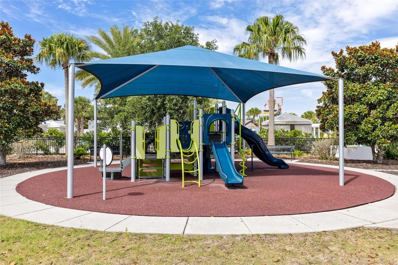 Slide show image of the Orlando Florida Home for Sale 50