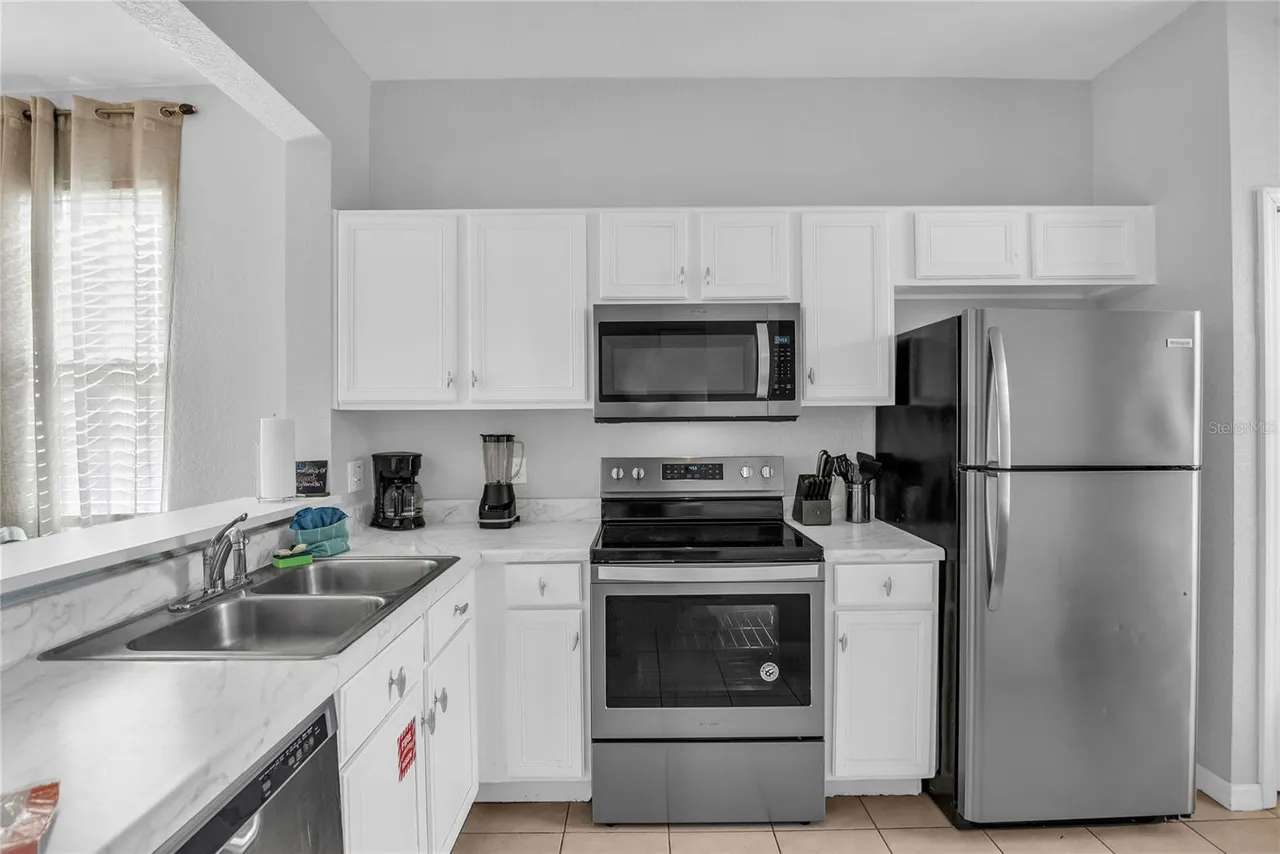 Slide show image of the Orlando Florida Home for Sale 06