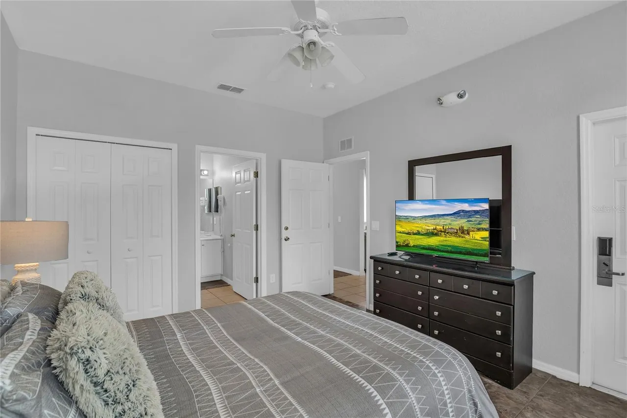 Slide show image of the Orlando Florida Home for Sale 07
