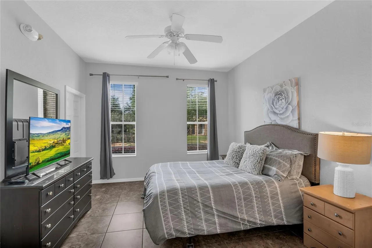 Slide show image of the Orlando Florida Home for Sale 08