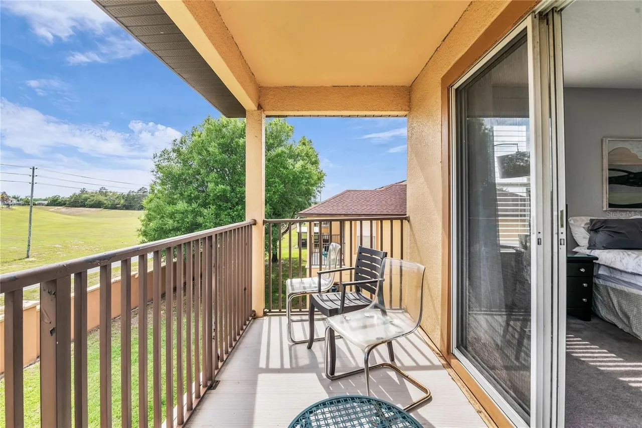 Slide show image of the Orlando Florida Home for Sale 11
