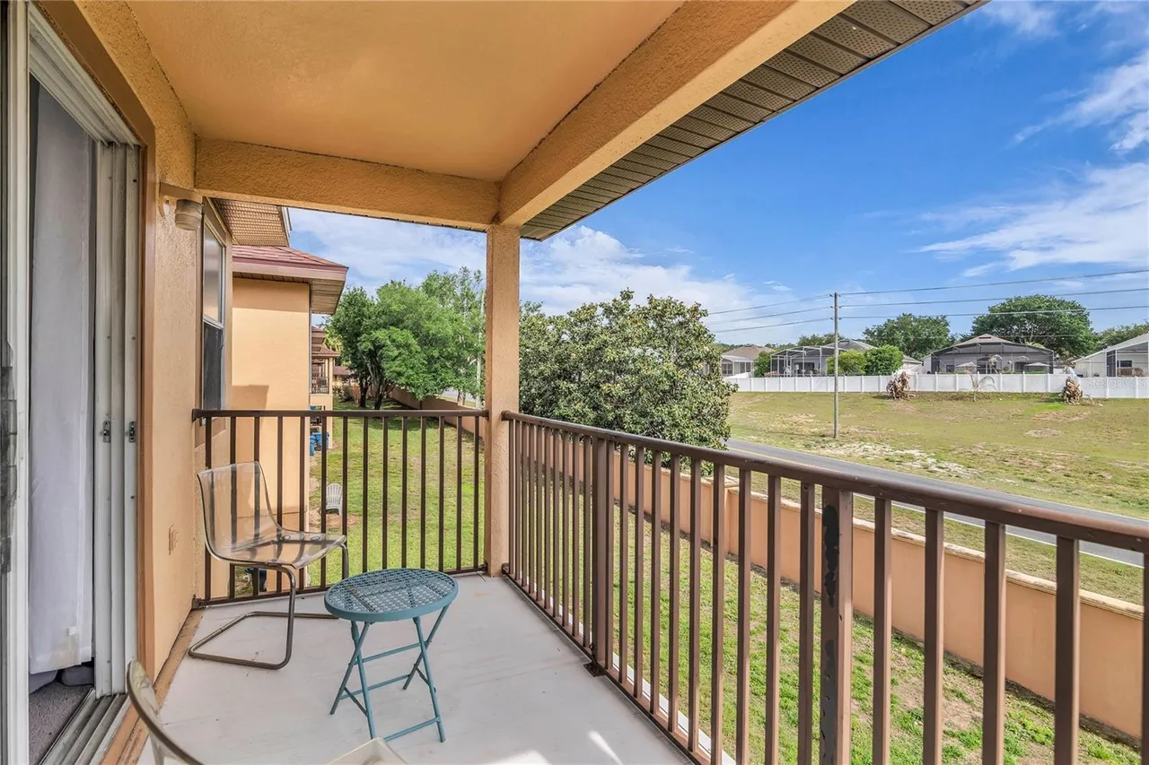 Slide show image of the Orlando Florida Home for Sale 12