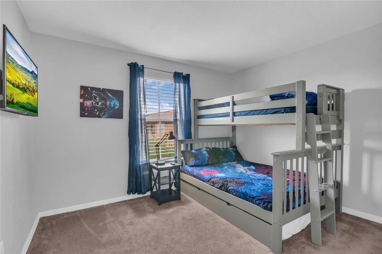Slide show image of the Orlando Florida Home for Sale 13