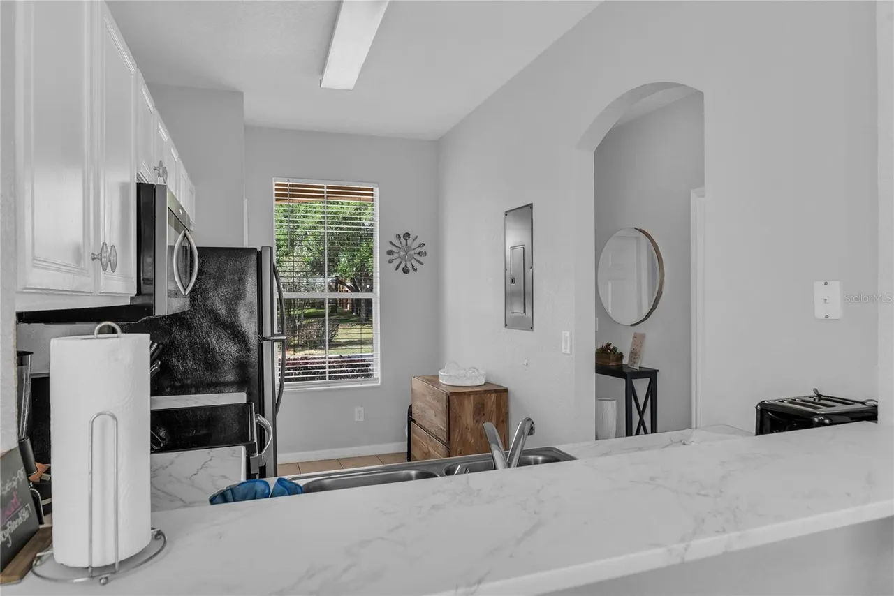 Slide show image of the Orlando Florida Home for Sale 37
