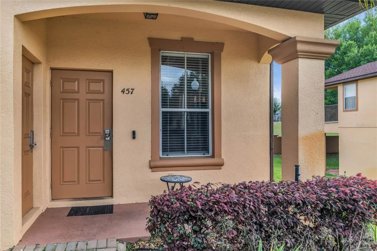 Slide show image of the Orlando Florida Home for Sale 45