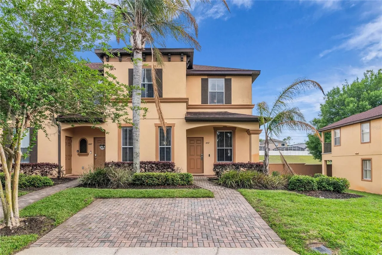 Slide show image of the Orlando Florida Home for Sale 46