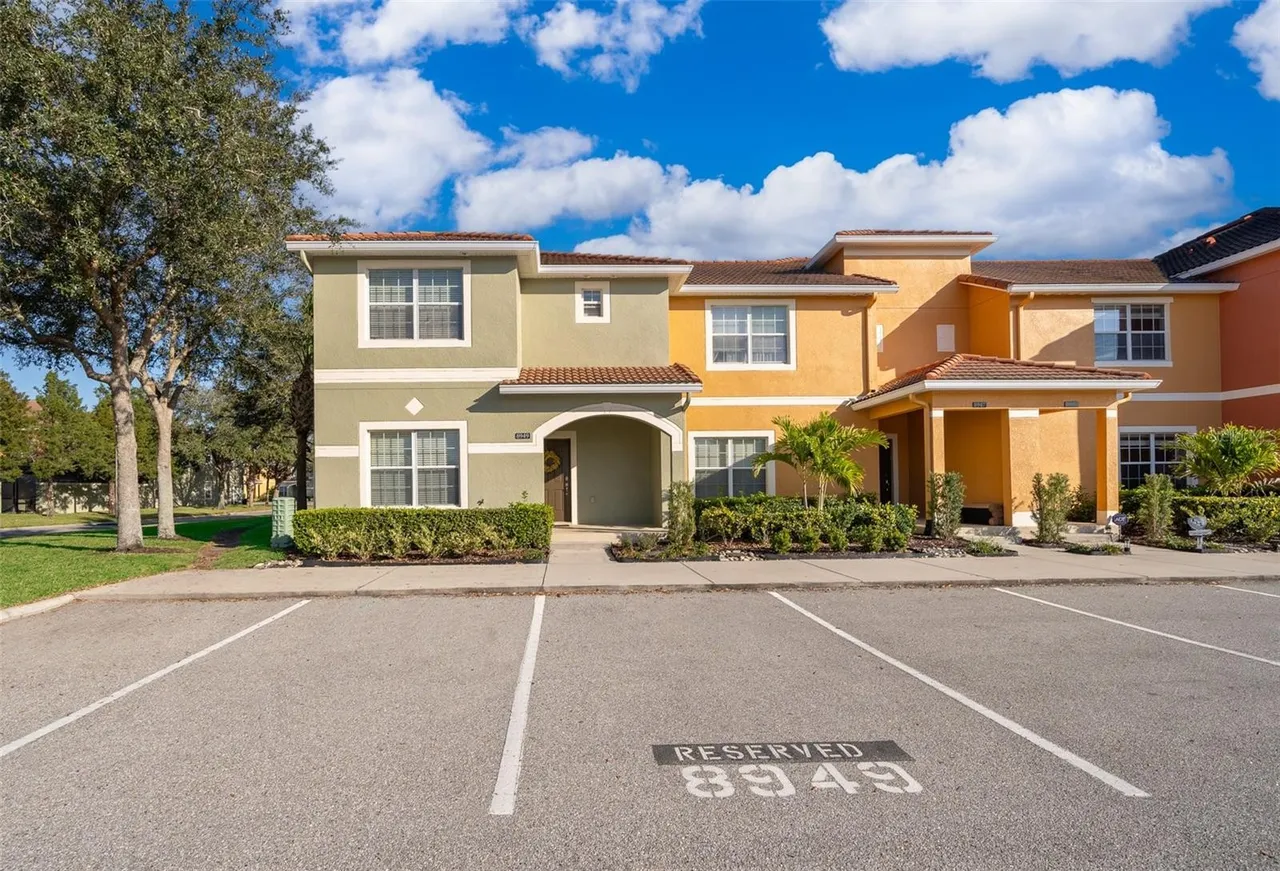 Slide show image of the Orlando Florida Home for Sale 02