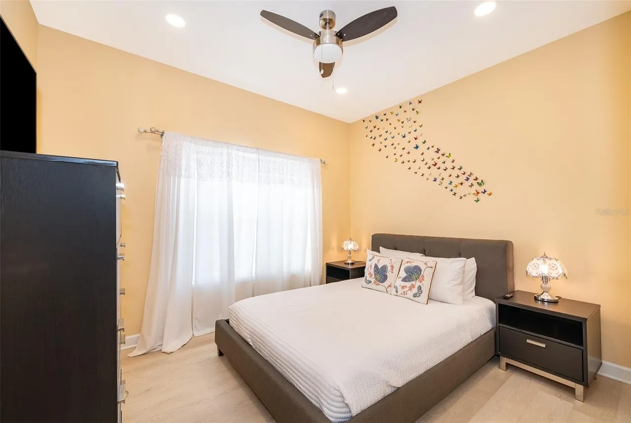 Slide show image of the Orlando Florida Home for Sale 04