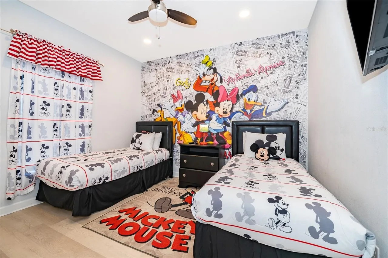 Slide show image of the Orlando Florida Home for Sale 07