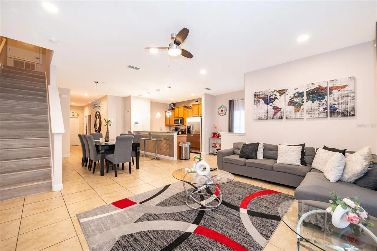 Slide show image of the Orlando Florida Home for Sale 15