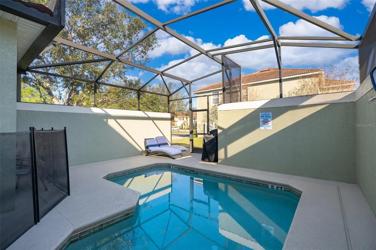 Slide show image of the Orlando Florida Home for Sale 17