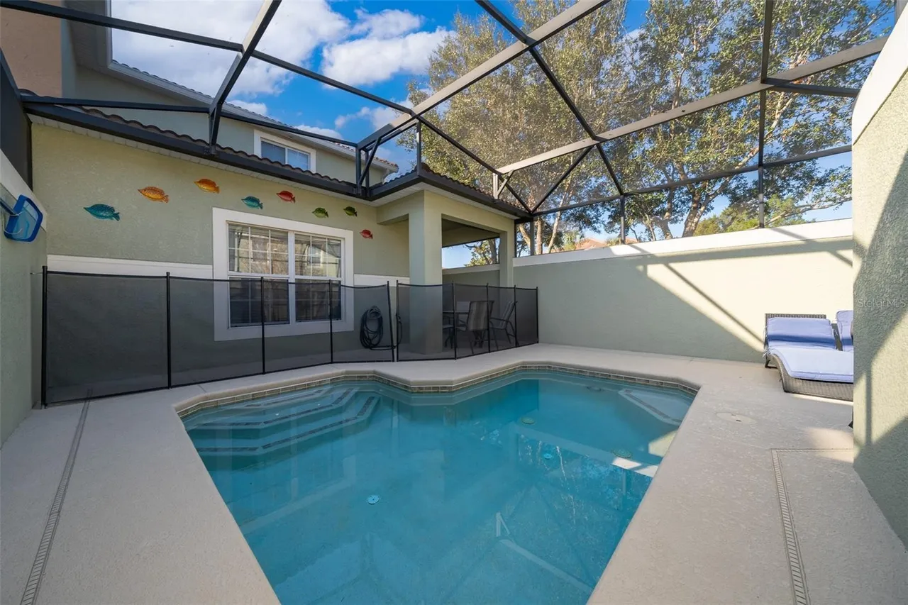 Slide show image of the Orlando Florida Home for Sale 18