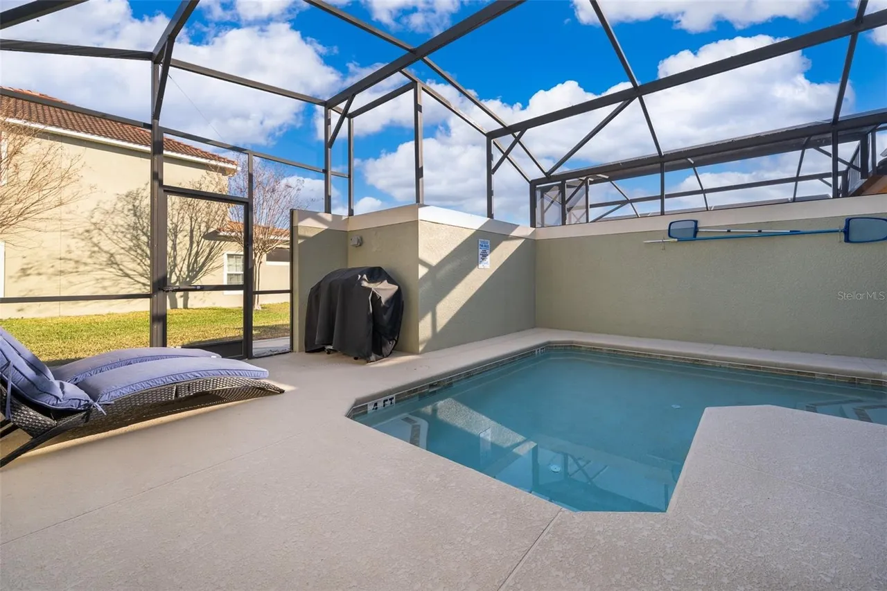 Slide show image of the Orlando Florida Home for Sale 19