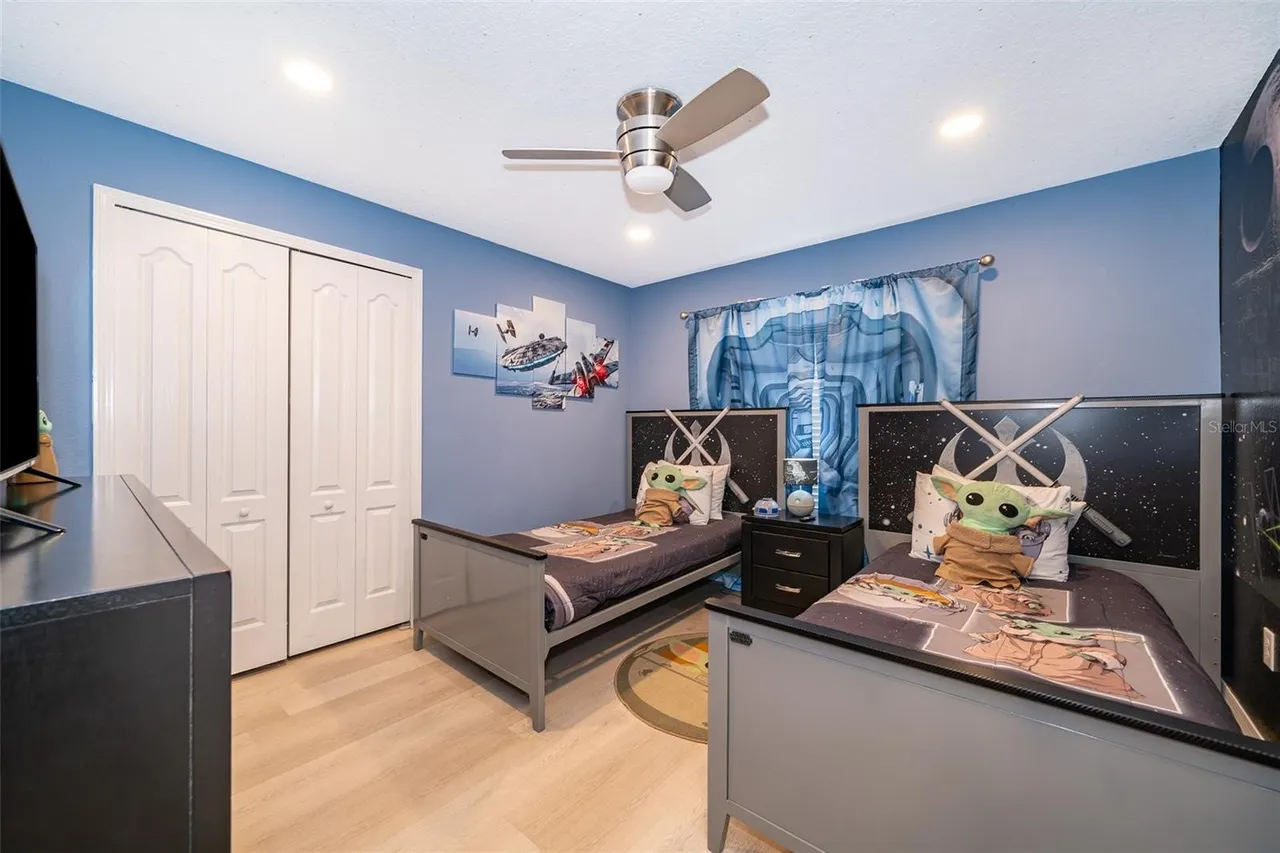 Slide show image of the Orlando Florida Home for Sale 23