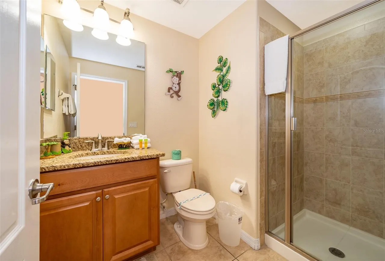 Slide show image of the Orlando Florida Home for Sale 25