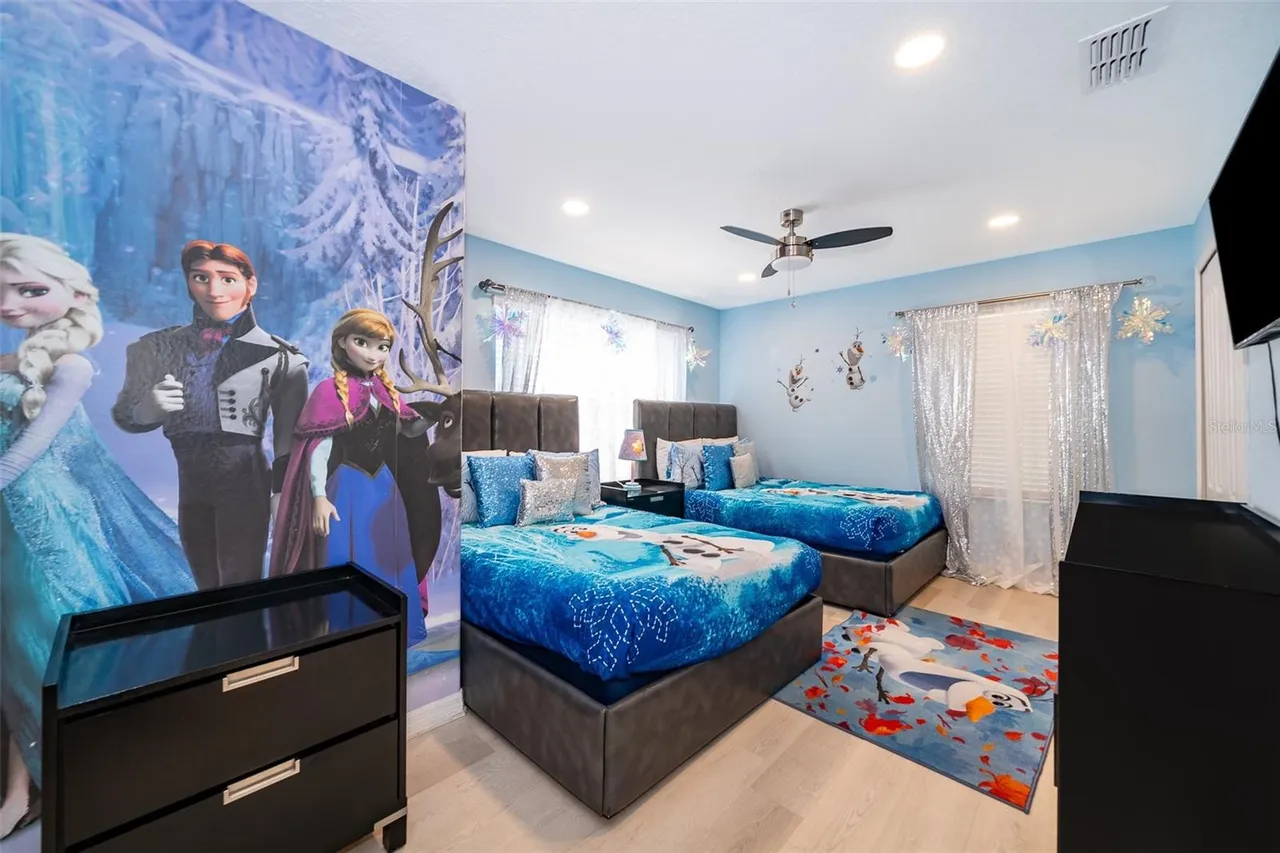 Slide show image of the Orlando Florida Home for Sale 26