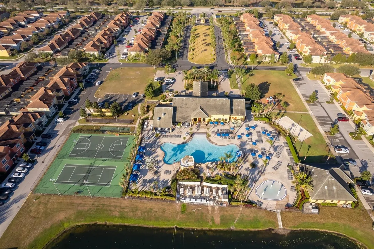 Slide show image of the Orlando Florida Home for Sale 31