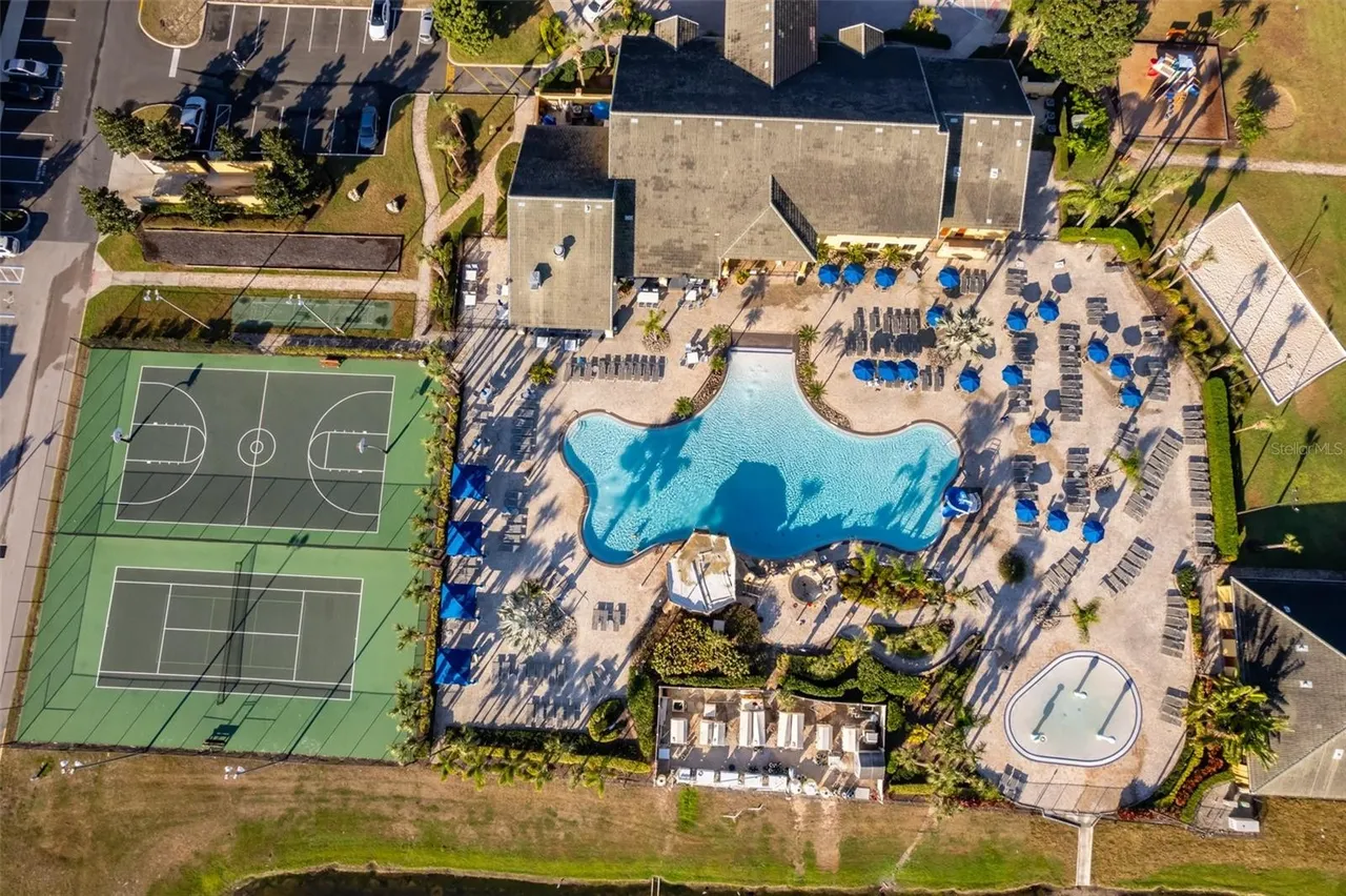 Slide show image of the Orlando Florida Home for Sale 32