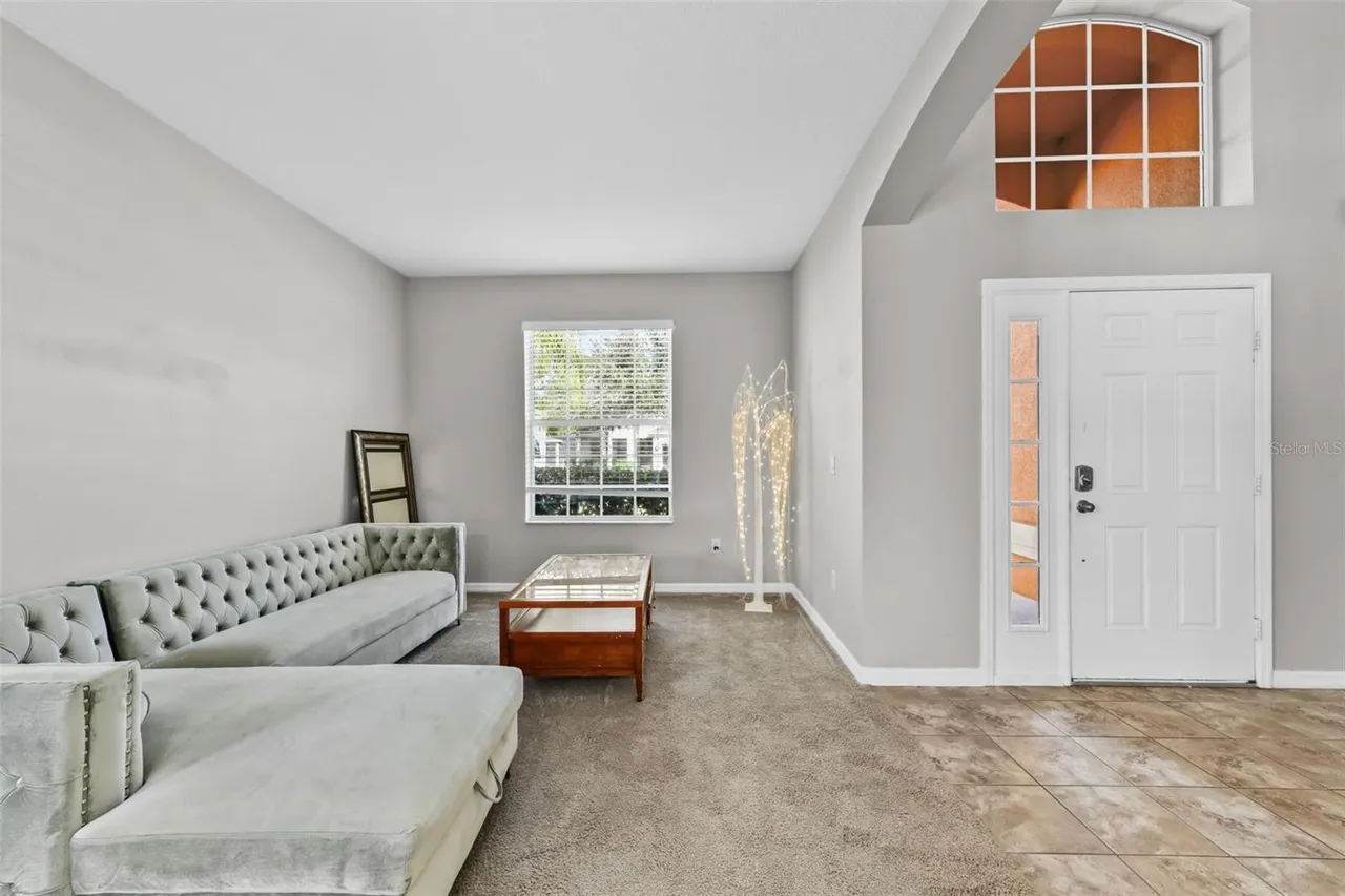 Slide show image of the Orlando Florida Home for Sale 09
