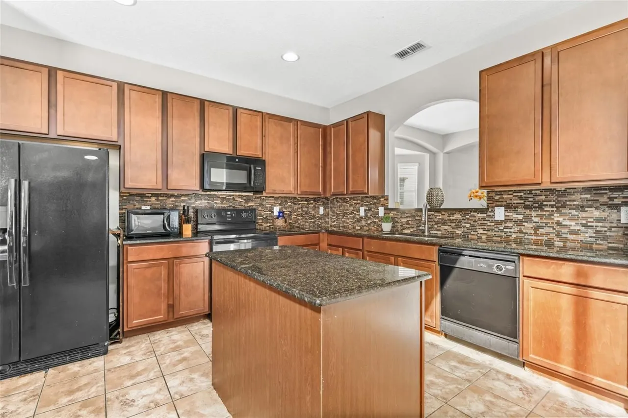 Slide show image of the Orlando Florida Home for Sale 13
