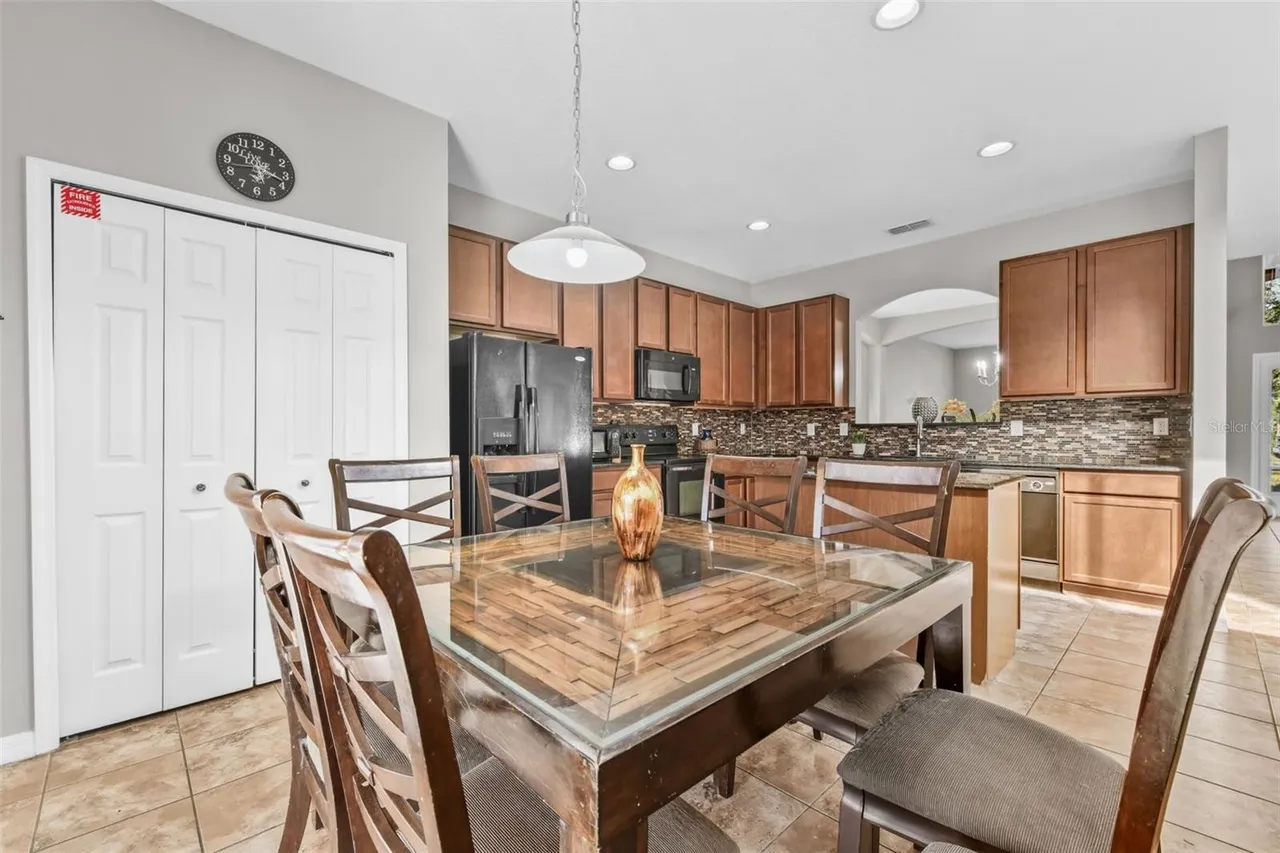 Slide show image of the Orlando Florida Home for Sale 14