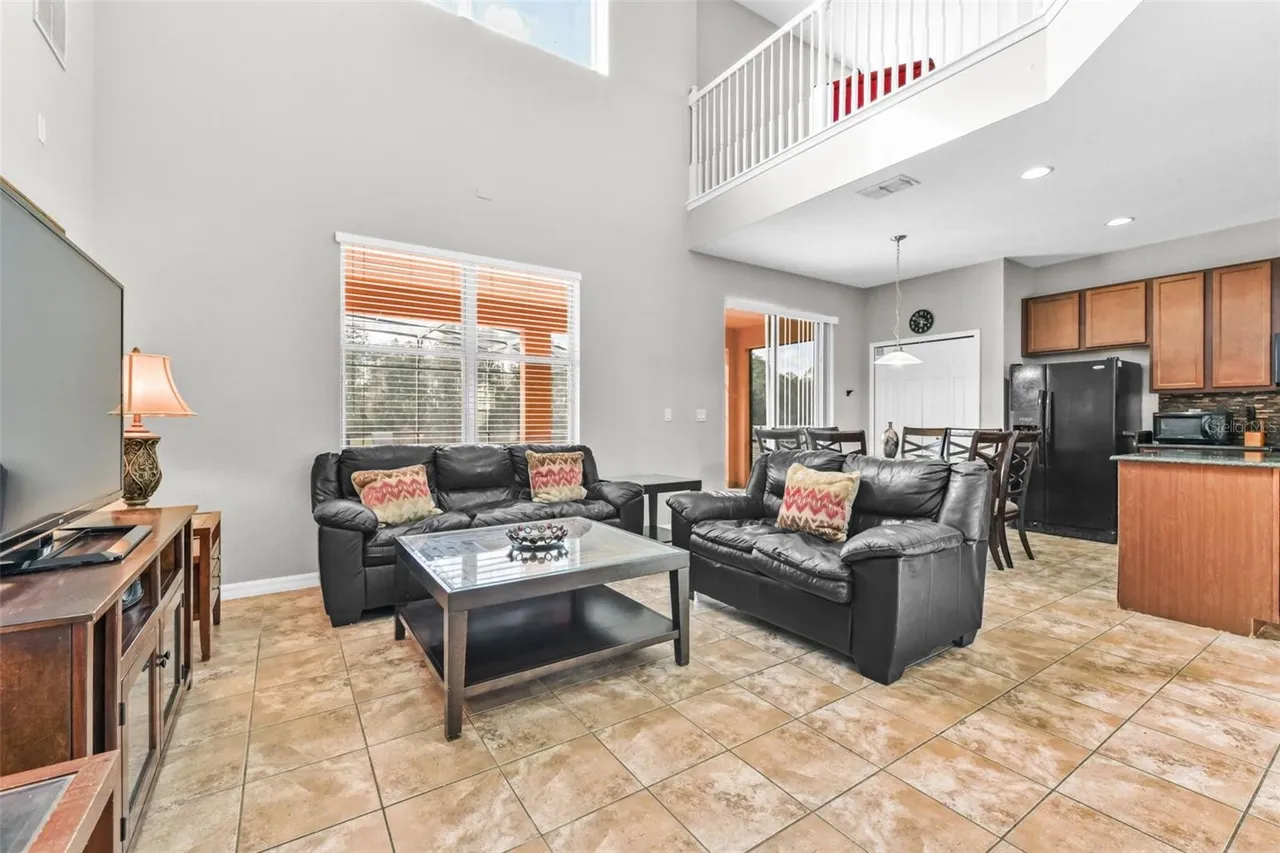 Slide show image of the Orlando Florida Home for Sale 18