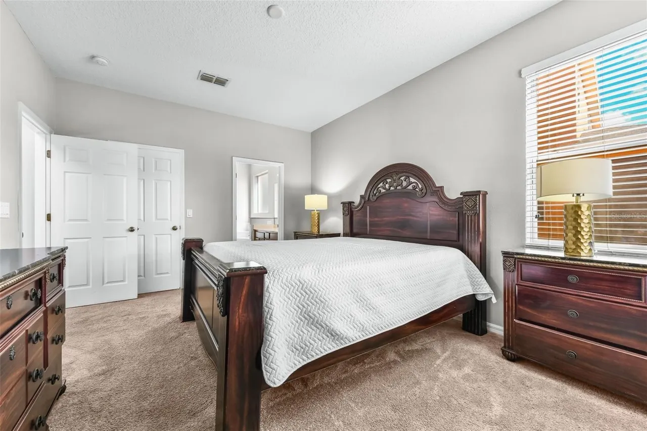 Slide show image of the Orlando Florida Home for Sale 21