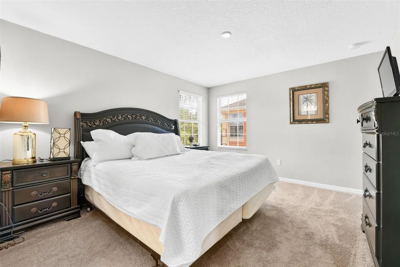 Slide show image of the Orlando Florida Home for Sale 31