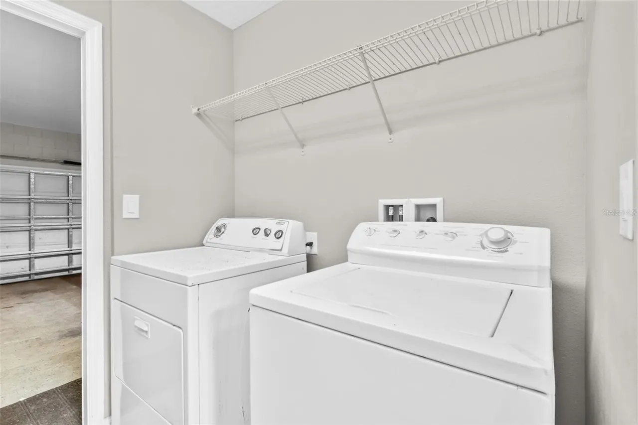 Slide show image of the Orlando Florida Home for Sale 40