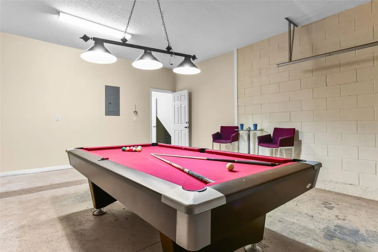 Slide show image of the Orlando Florida Home for Sale 42