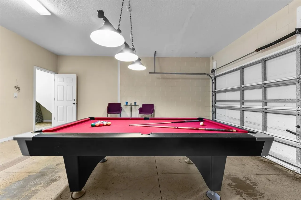 Slide show image of the Orlando Florida Home for Sale 43