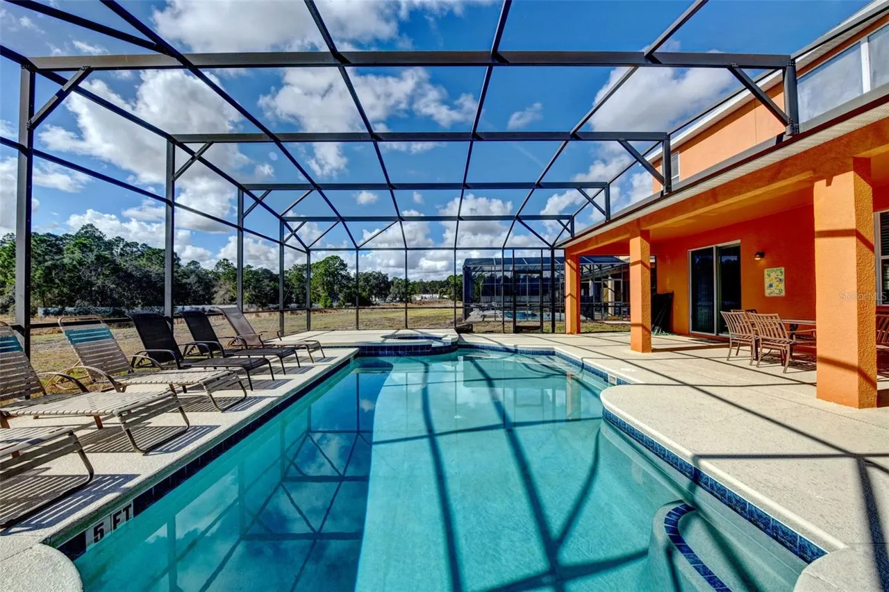 Slide show image of the Orlando Florida Home for Sale 47