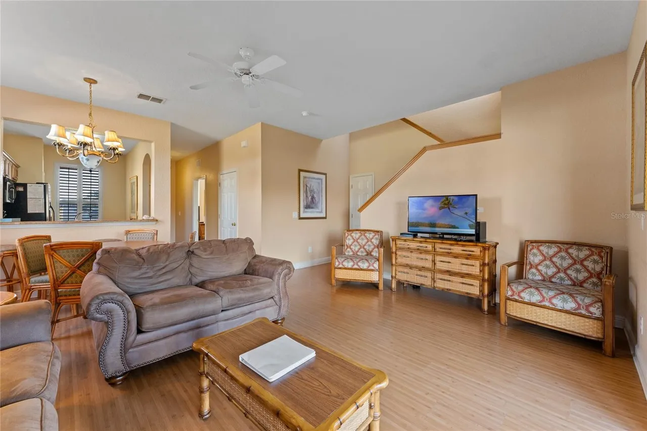 Slide show image of the Orlando Florida Home for Sale 10