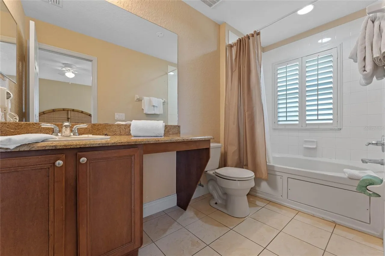 Slide show image of the Orlando Florida Home for Sale 17