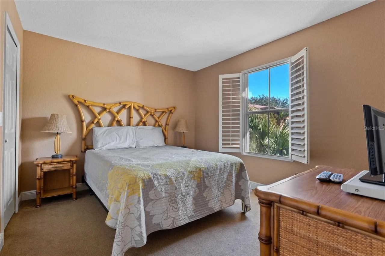 Slide show image of the Orlando Florida Home for Sale 20