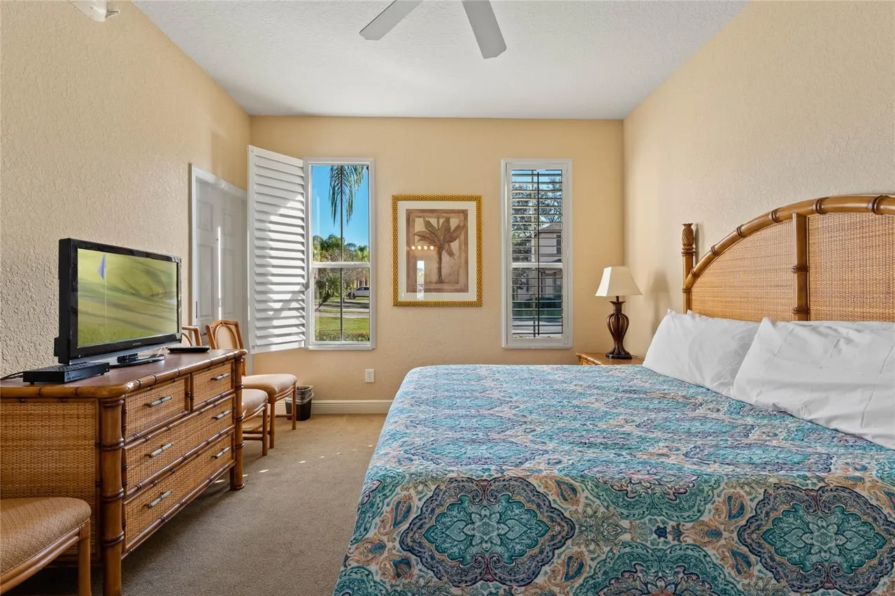 Slide show image of the Orlando Florida Home for Sale 23