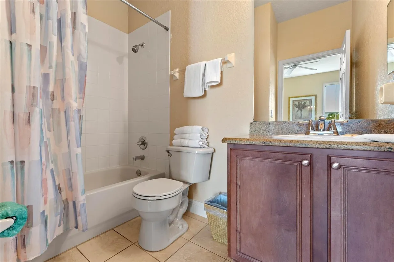 Slide show image of the Orlando Florida Home for Sale 25