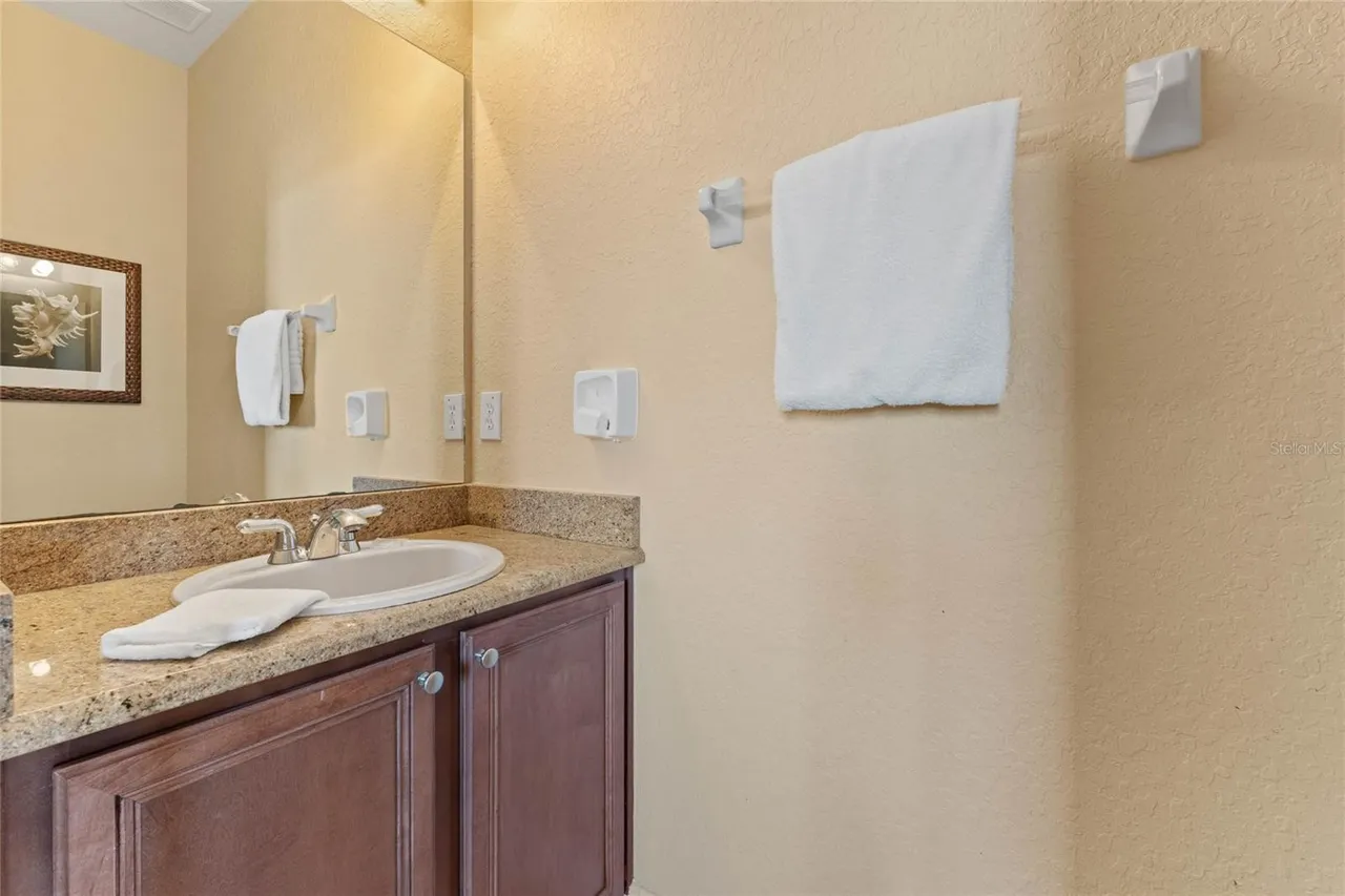 Slide show image of the Orlando Florida Home for Sale 26