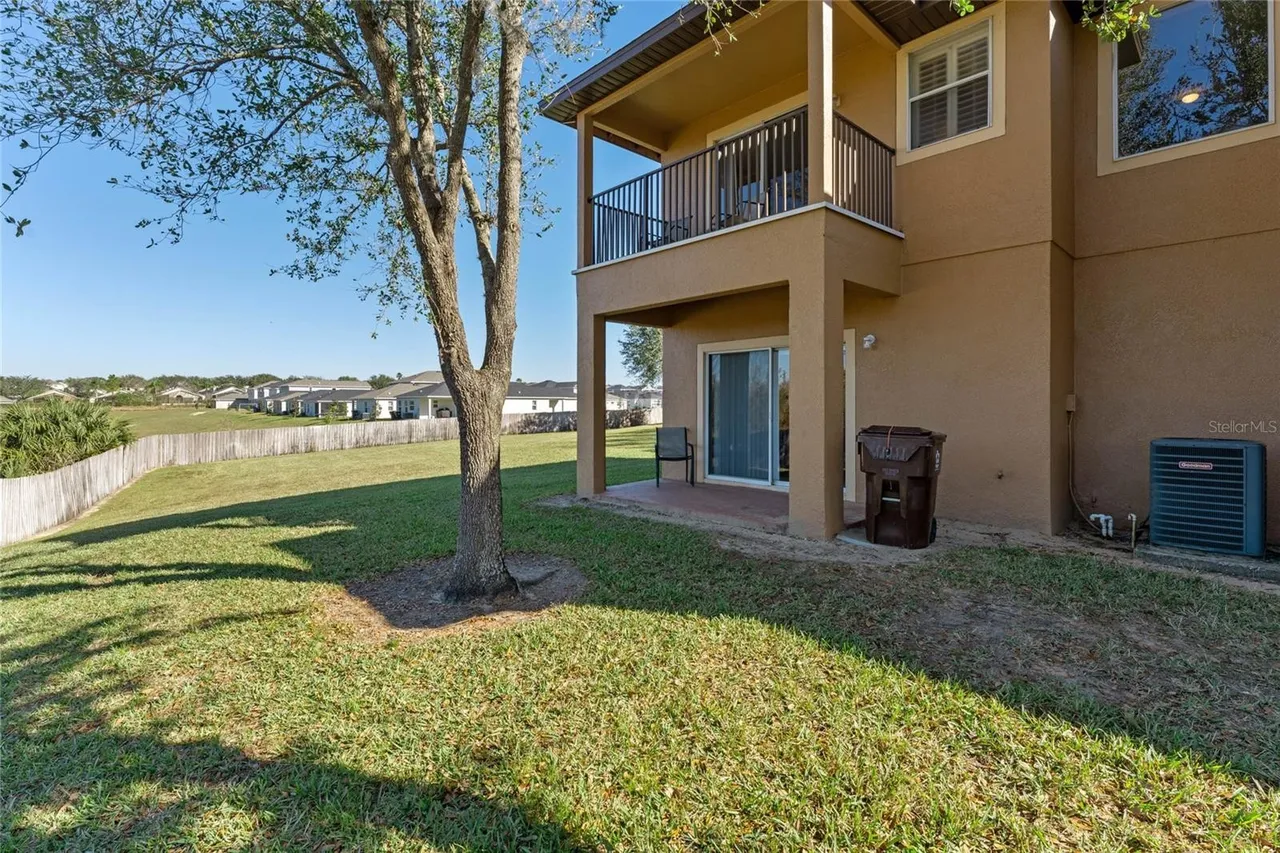 Slide show image of the Orlando Florida Home for Sale 31