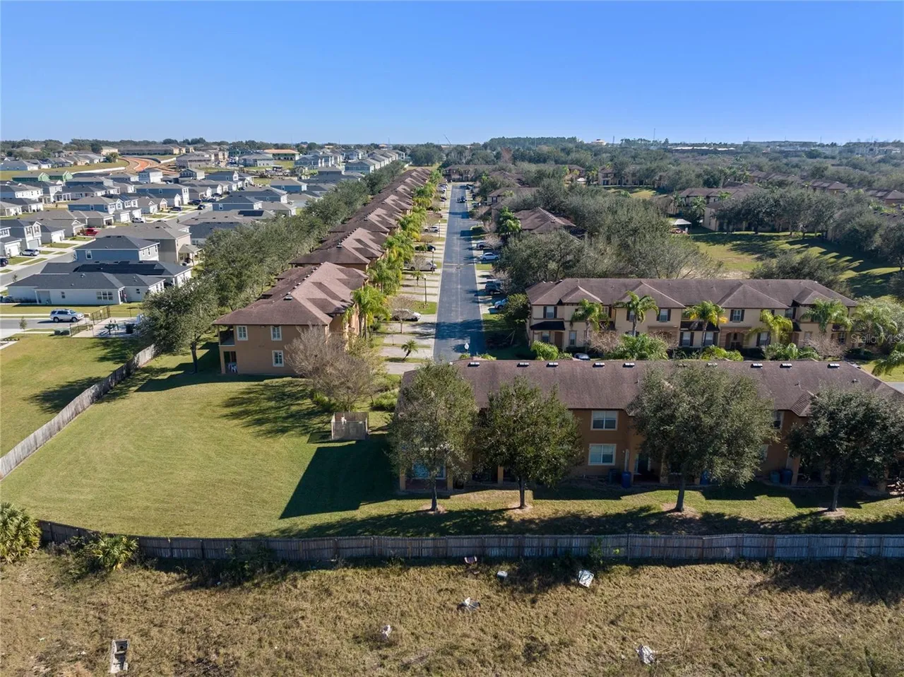 Slide show image of the Orlando Florida Home for Sale 36
