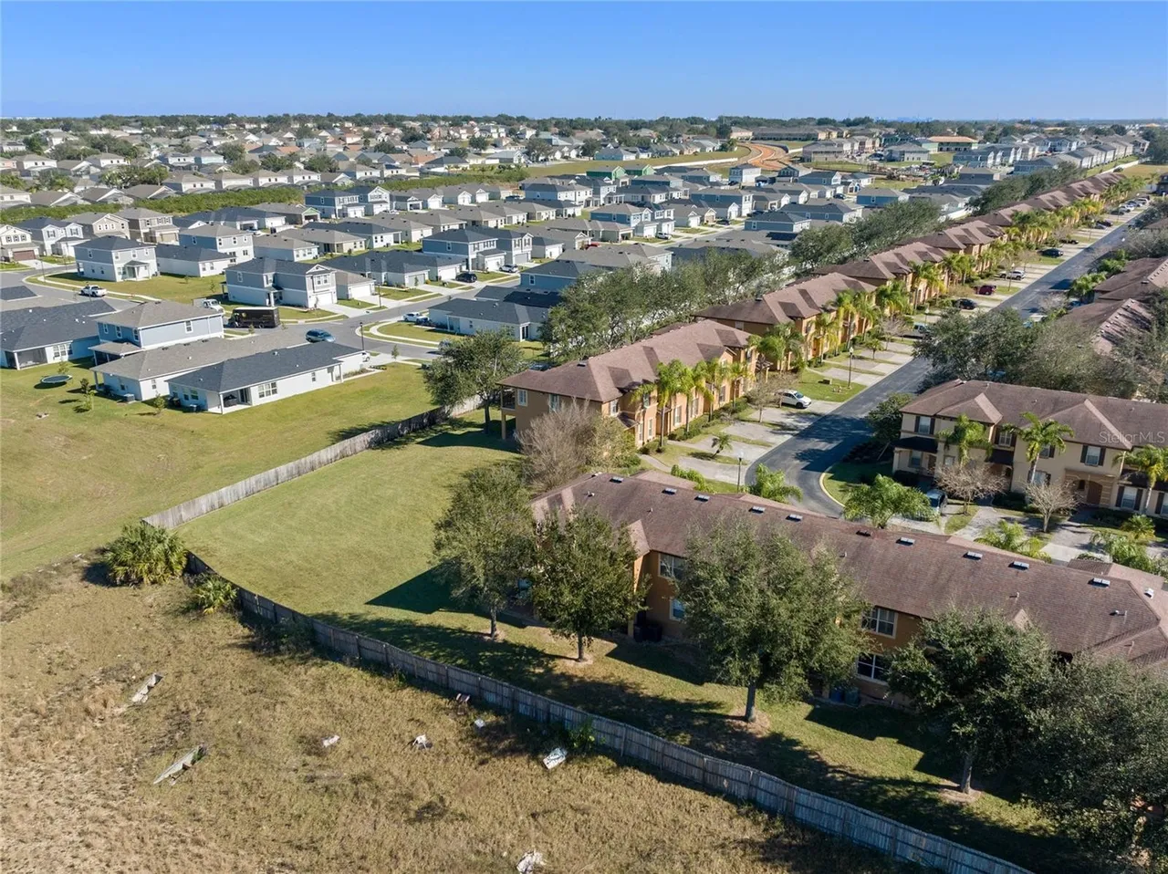 Slide show image of the Orlando Florida Home for Sale 37