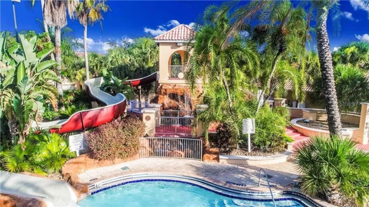Slide show image of the Orlando Florida Home for Sale 42