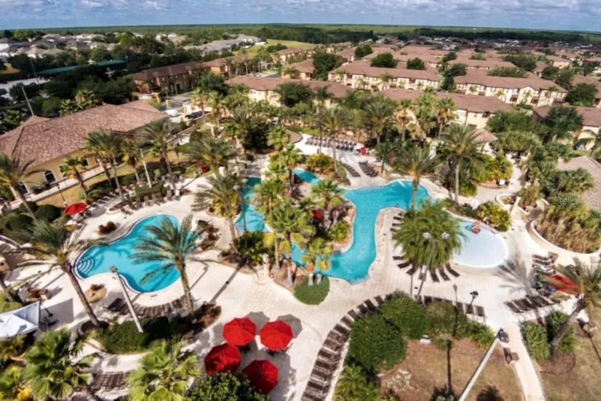 Slide show image of the Orlando Florida Home for Sale 43