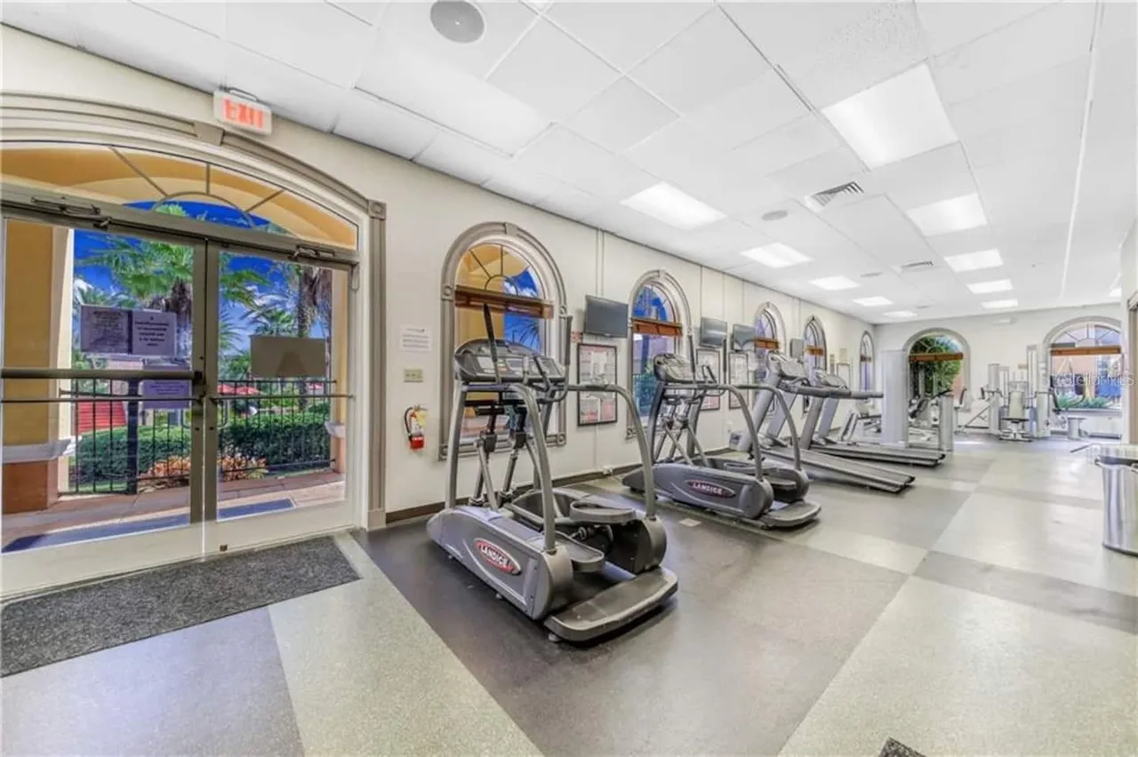 Slide show image of the Orlando Florida Home for Sale 46