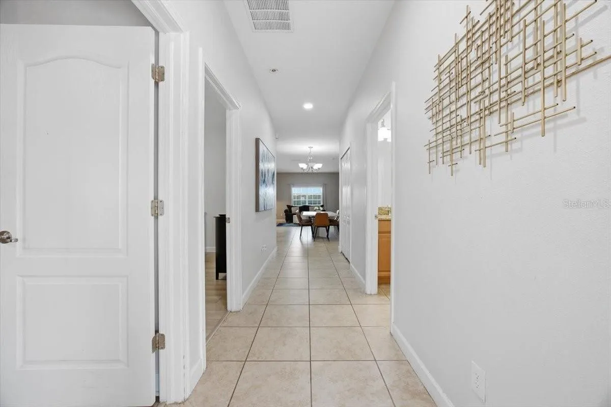 Slide show image of the Orlando Florida Home for Sale 02