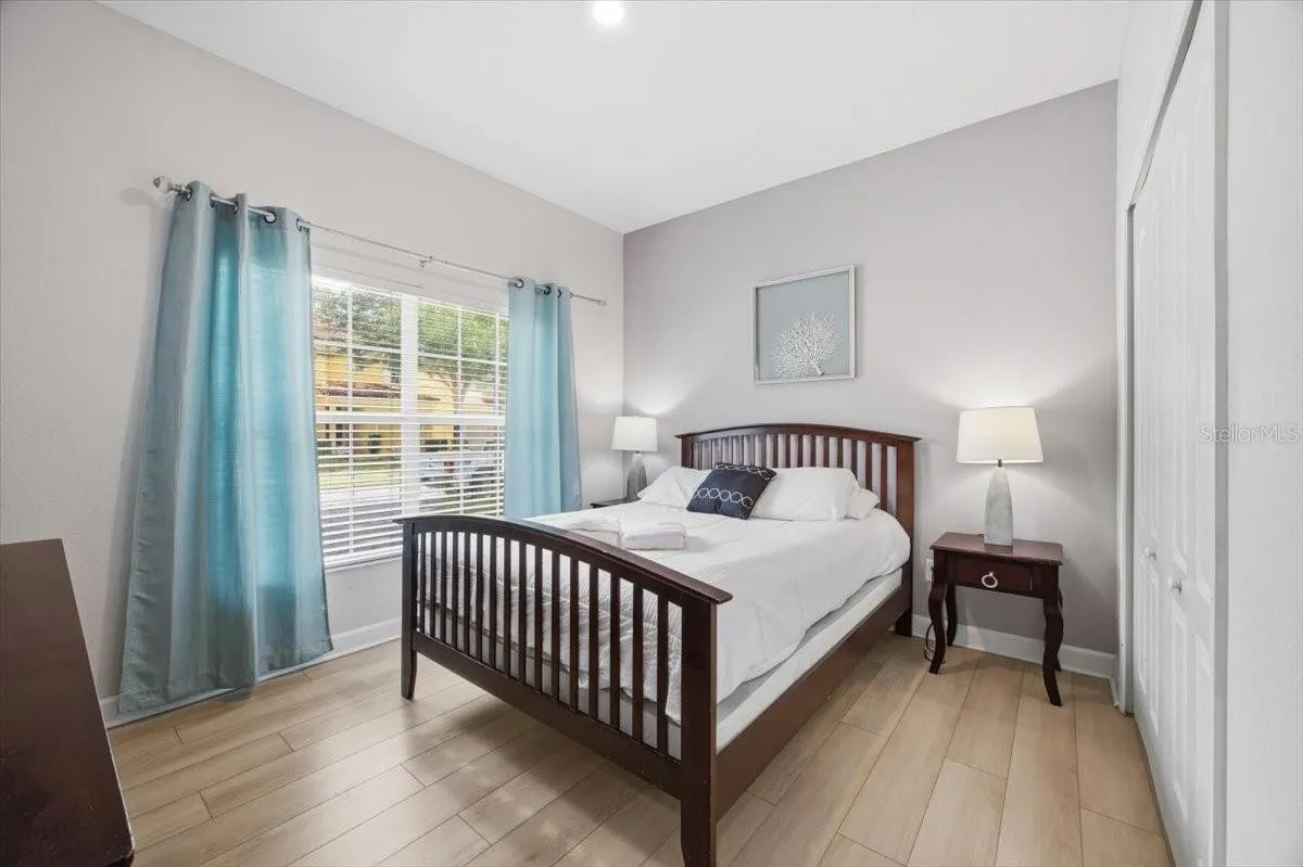 Slide show image of the Orlando Florida Home for Sale 03